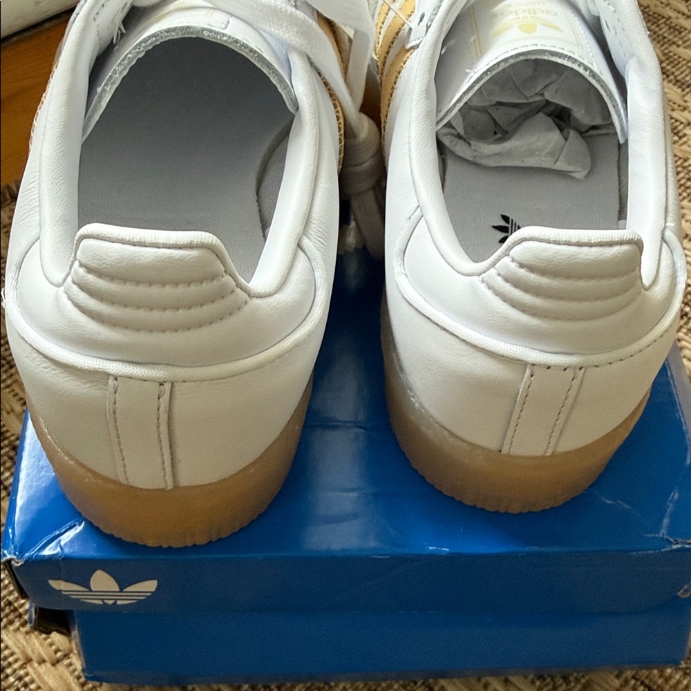 NWT adidas Sambae W White with Pale Yellow Stripes and Gum Sole - Picture 7 of 7